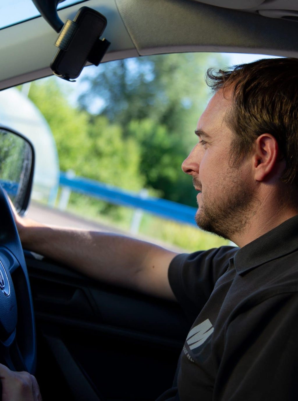 MHL gas enginewer in his van